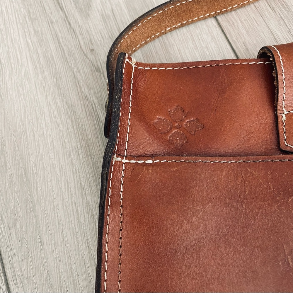 Patricia Nash Venezia Smooth Heritage Brown Leather Pouch Crossbody Bag - Picture 6 of 12